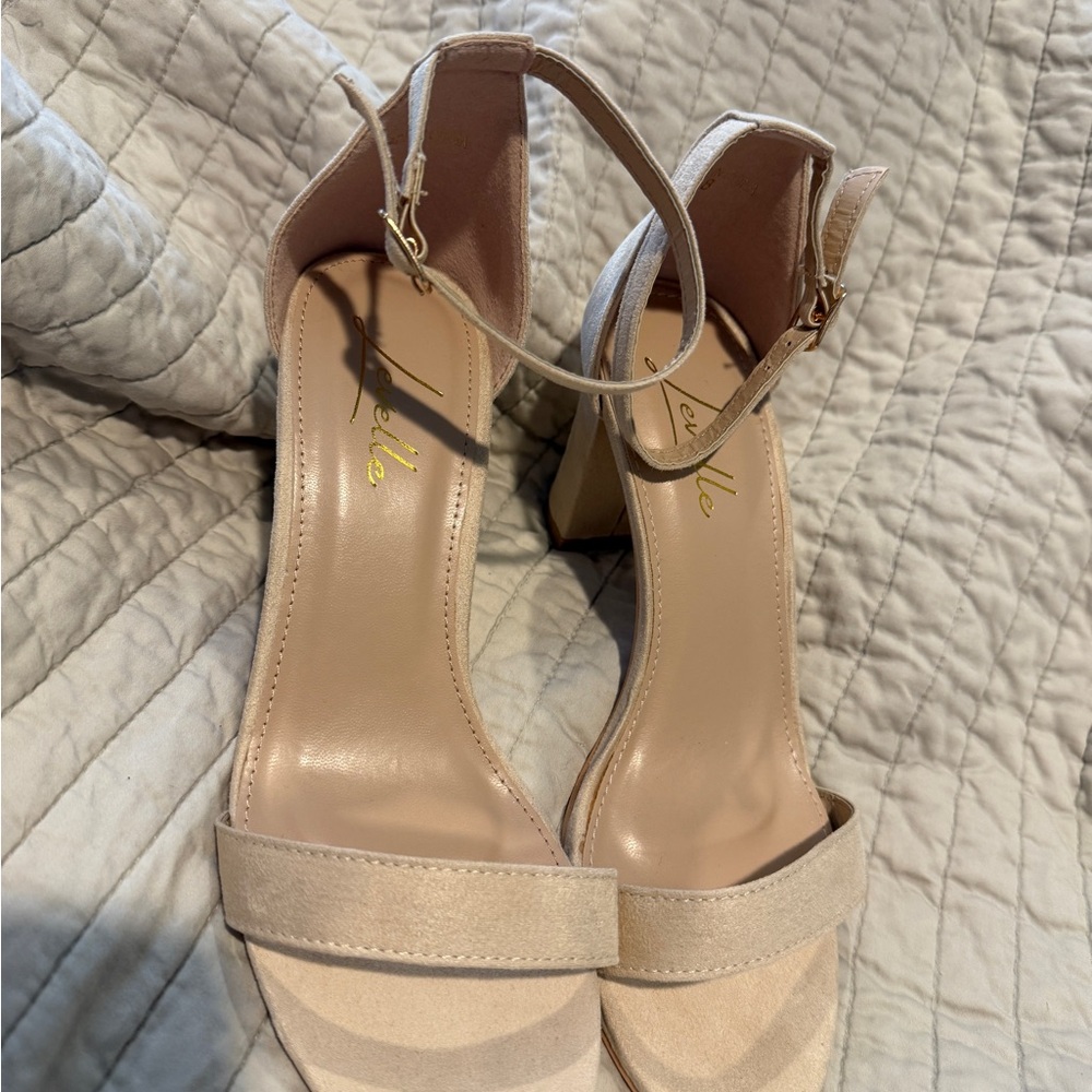 Elle Women's Elegant Tan Heels